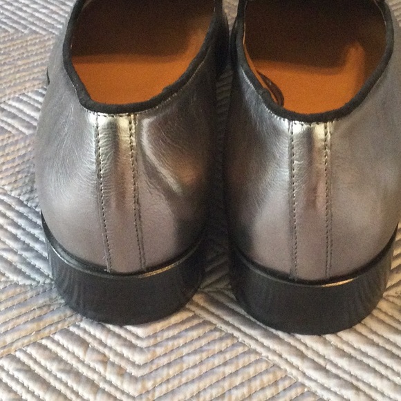 Aquatalia size 9.5 silver and black loafers for women Condition is pristine NWT - Picture 5 of 8